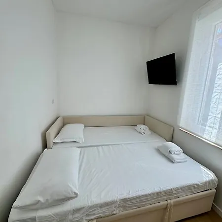 Apartment Scala 37 Int1, Trastevere, Rome