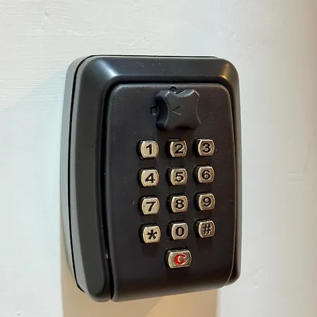 Scala 37 Interno 1, Trastevere, * 罗马