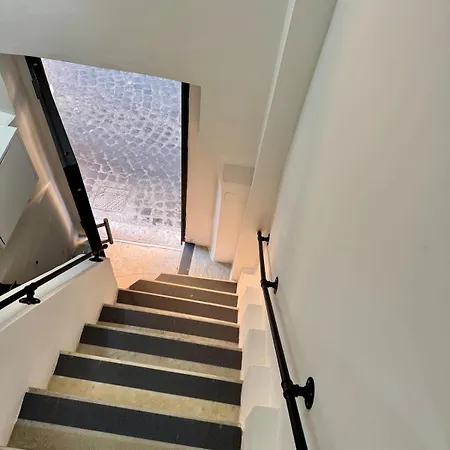 Scala 37 Interno 1, Trastevere,